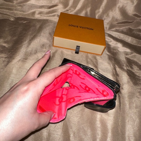 ❌SOLD❌Chanel Cambon Wallet - Picture 9 of 14